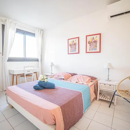 Le Sunrise: Beachfront Comfort With Sea Views And Dual Terraces Apartment La Grande-Motte
