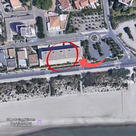 Le Sunrise: Beachfront Comfort With Sea Views And Dual Terraces *